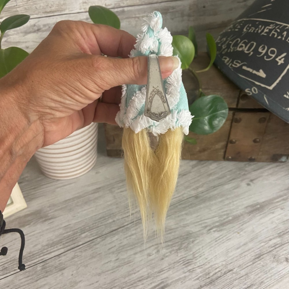SOLD ❌Vintage Beach Shell Aqua Chenille Silver Plated Spoon Gnome Ornament Faux - Picture 12 of 12